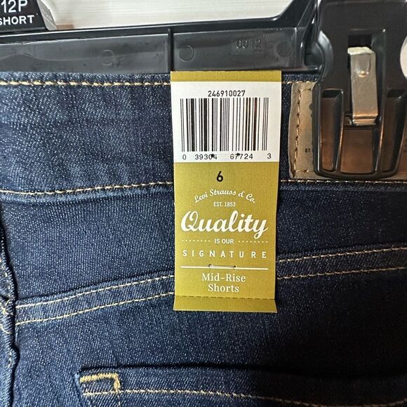 NWTs Levi Straus Mid Rise Jean Shorts Size 6 - Picture 5 of 8